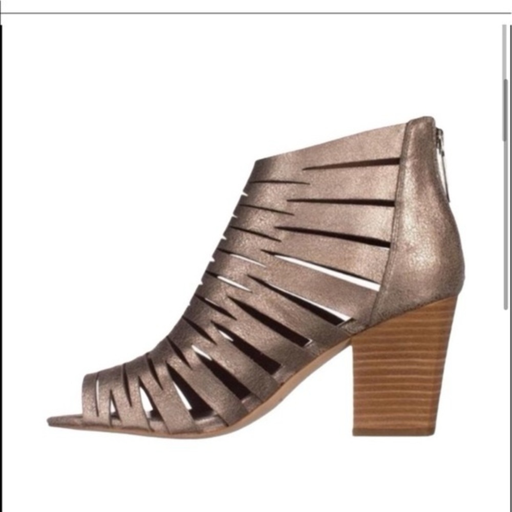 Donald J. Pliner Greece Heeled Sandals Size 8.5 pristine condition used once - Picture 3 of 6